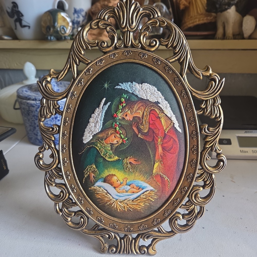Vintage Creative Circle Adoring Angels Embroidery Brass Ornate Filigree Frame